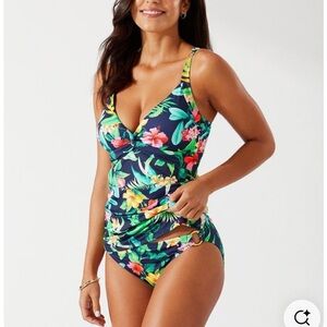 NWT Tommy Bahama Tropi-Calling Floral Print Tankini Swimsuit